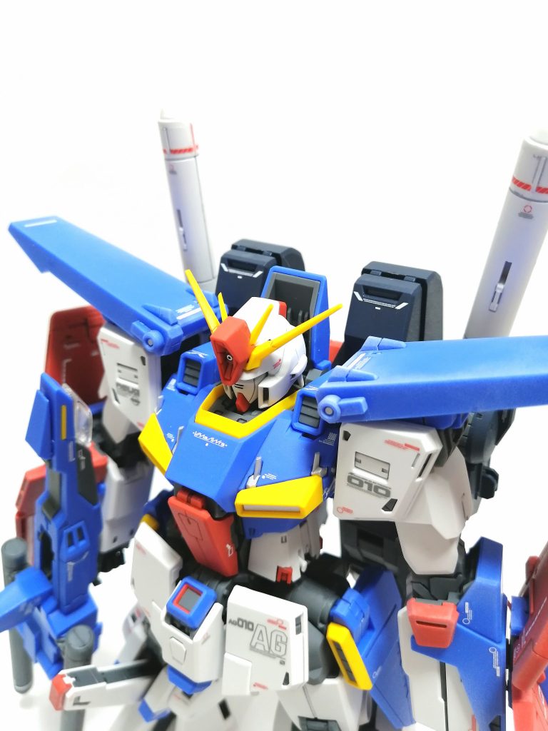 1つ残念なのが、湿度が高い日にトップコートを吹いたので、肩アーマーや腕のシールドが少し白くなってしまいました😭湿度が高い日はトップコートは避けましょう。