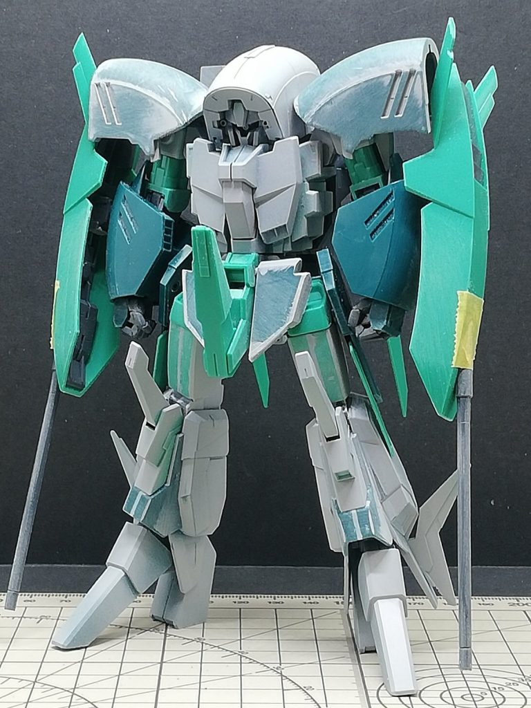 首を1mm伸ばしてます。というわけで塗装前はこんな感じ。