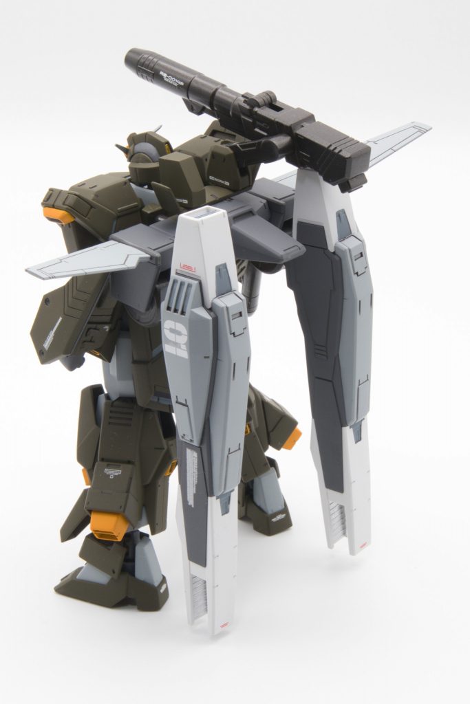 グラストロランチャーはグレー主体で。