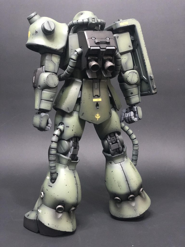 バーニア付近はエナメル塗料フラットブラックで汚しています。