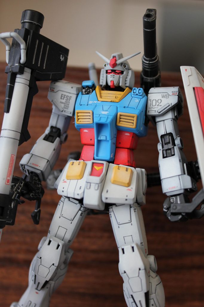 いつものツインアイには蛍光ピンクで塗装。ブラックライトで光ります。写真には取っていません。