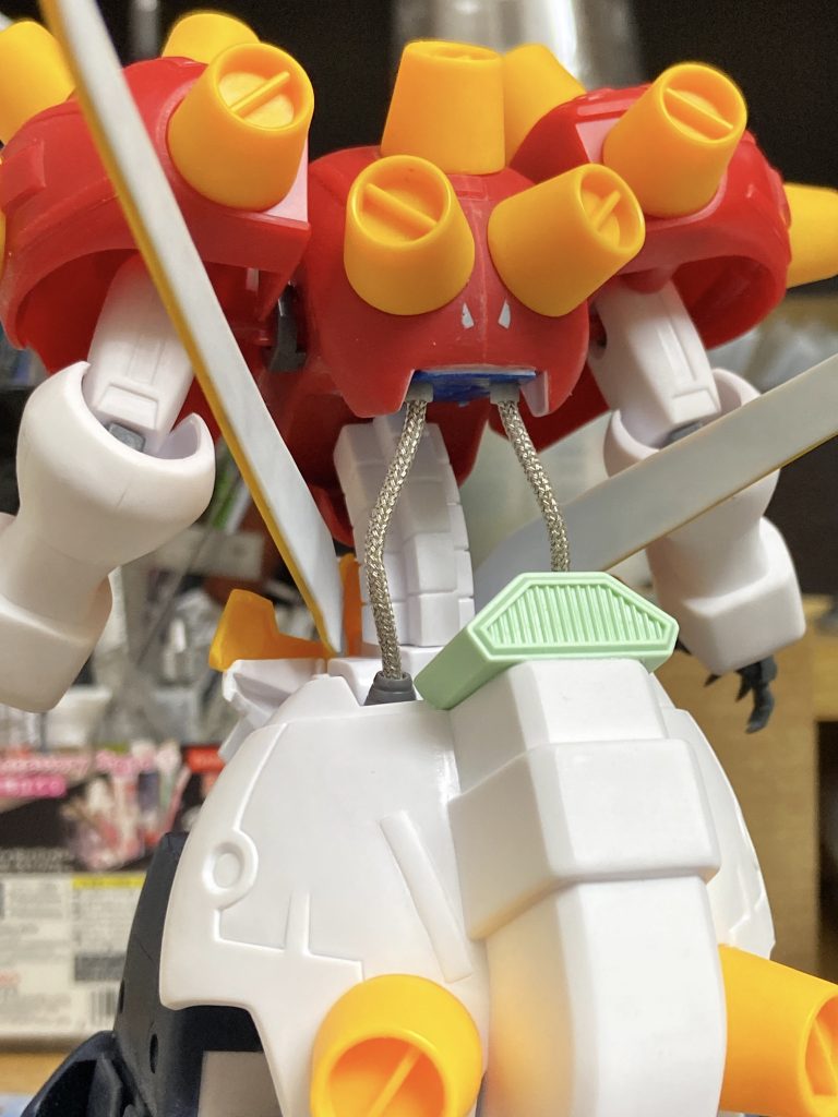 背中から腹もスカスカで寂しいので色々捏造してます。