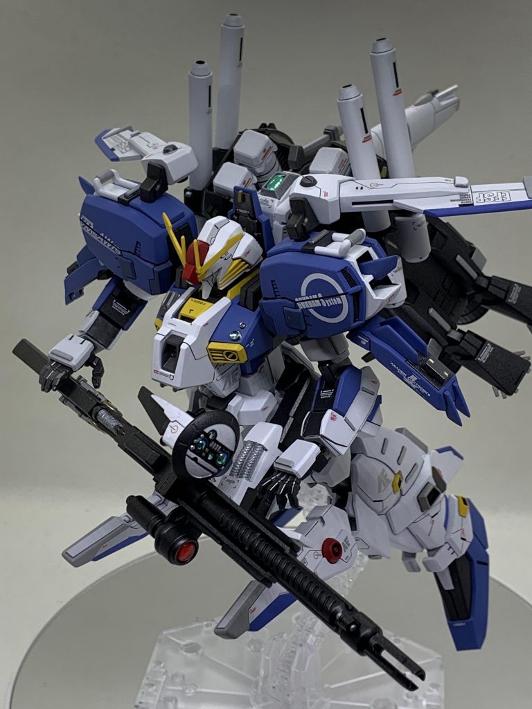 首の延長ぐらいでプロポーション等は特に変更してません。皆さんご存じ可動はほぼほぼ皆無ですがこのゴツ盛り感が好きなんですよね～