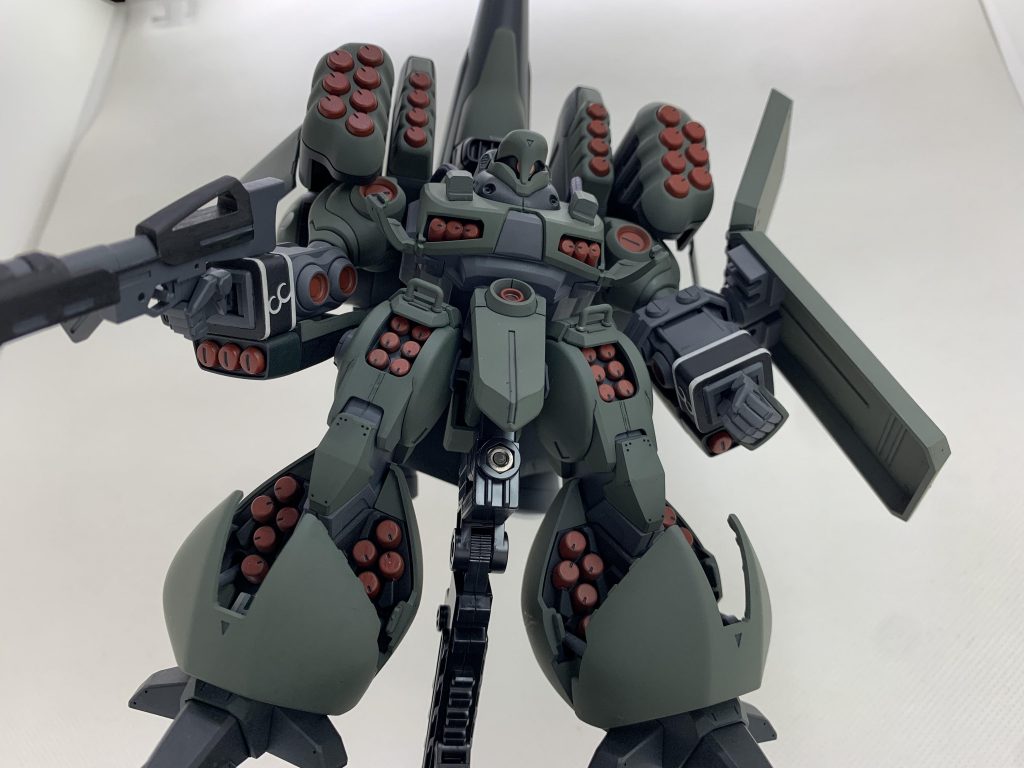 黙ってミサイル搭載できるだけ搭載したらいいじゃない感がたまらなく好きです。