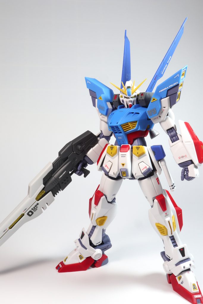 ガンダムF90Ⅱ OタイプせっかくのF90なので、手持ちのミッションパックを色々装備させてみました。まずはOタイプ。Oタイプは肩のハードポイントを使わないので、F90Ⅱのシルエットを変えずに装備出来ます。結構似合ってると思いますがどうでしょうか。