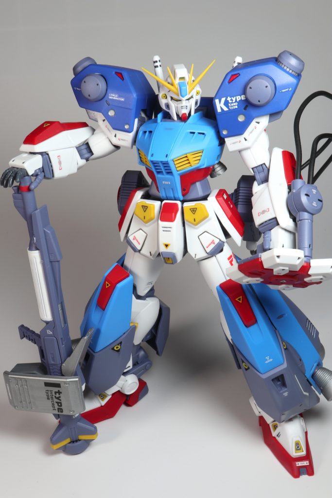 ガンダムF90Ⅱ K.I混合装着時KタイプとIタイプを両方付けてみました。マッシブな感じになって良いかなと。
