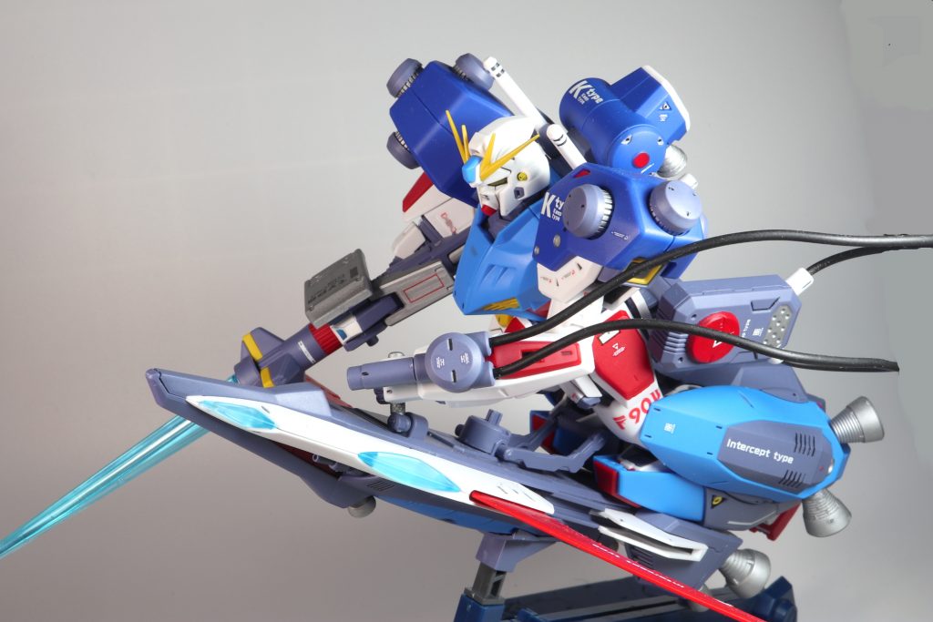 フライト・シールドの推力とKタイプのIフィールドによる防御力により強行突破も可能！妄想がはかどる！