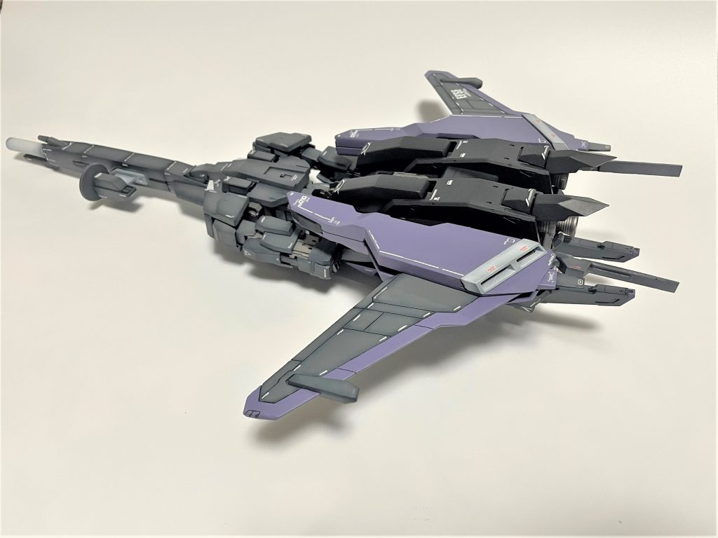 Ｇフォートレス形態、斜め後ろから。全長５０ｃｍ以上の大型モデルになりました。