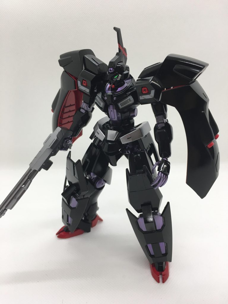 キットだと下半身がちょっと貧弱なので、改造してます。