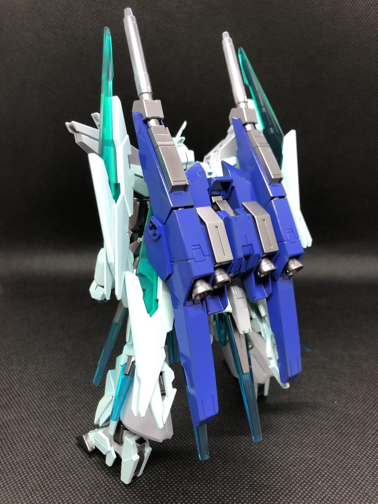 背面そのまんま、ライトニングガンダム・フルバーニアンのバックパックを持ってきてます。