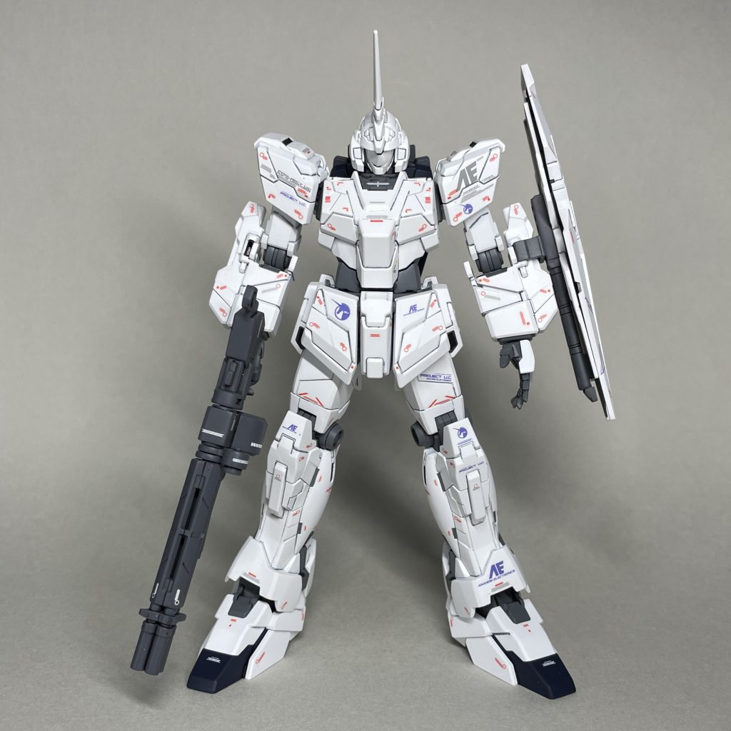 正面　デカールは、MGの説明書の指定をもとに、WEB上に公開されている方の作品も参考にし、自分の好みを加えて貼りました。