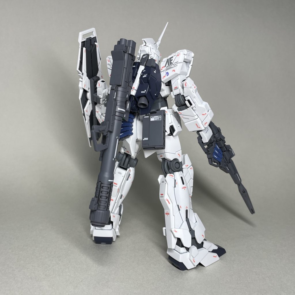 通常装備　右うしろ　デカールを貼っているうちに、ようやく製作意欲を持ち直し、ここまでデカールを貼ったのだから、ここだけは最低限やっておかなきゃまずいと感じたところを部分塗装したり加工したりしました。