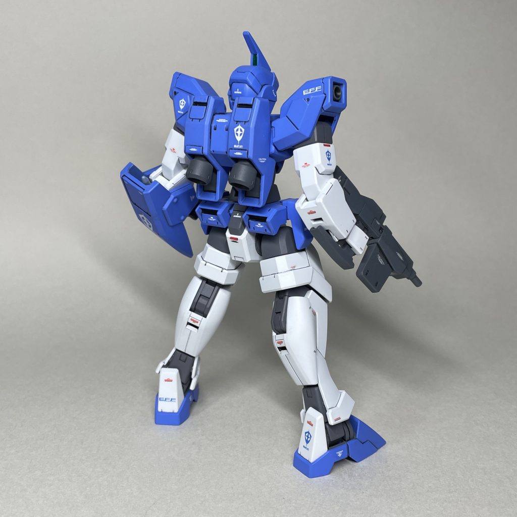 うしろ　通販の手数料を減らすための金額あわせに購入したもので、気軽に製作しました。とはいえ、定価以下で売っているのを見かけたら、購入してリペイントするつもりでした。