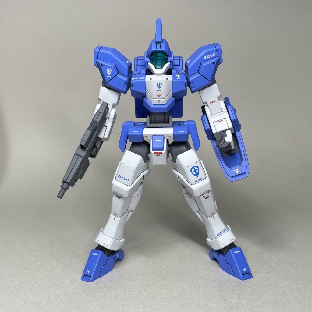 正面　デカールは、「ガンダムデカール121ガンダムAGE汎用」のみを使用。広い面が多いので、思いのほかたくさんデカールを貼りました。