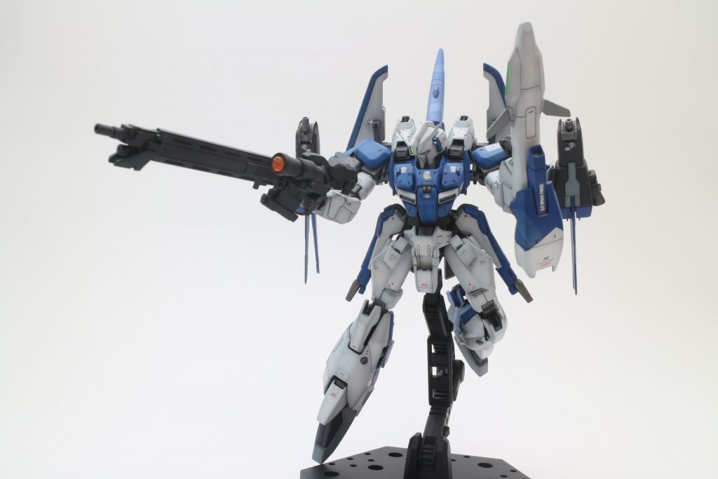 ジェネレーター出力の向上に伴って大型のビーム兵器を扱えるようになったことで，火力も向上した．