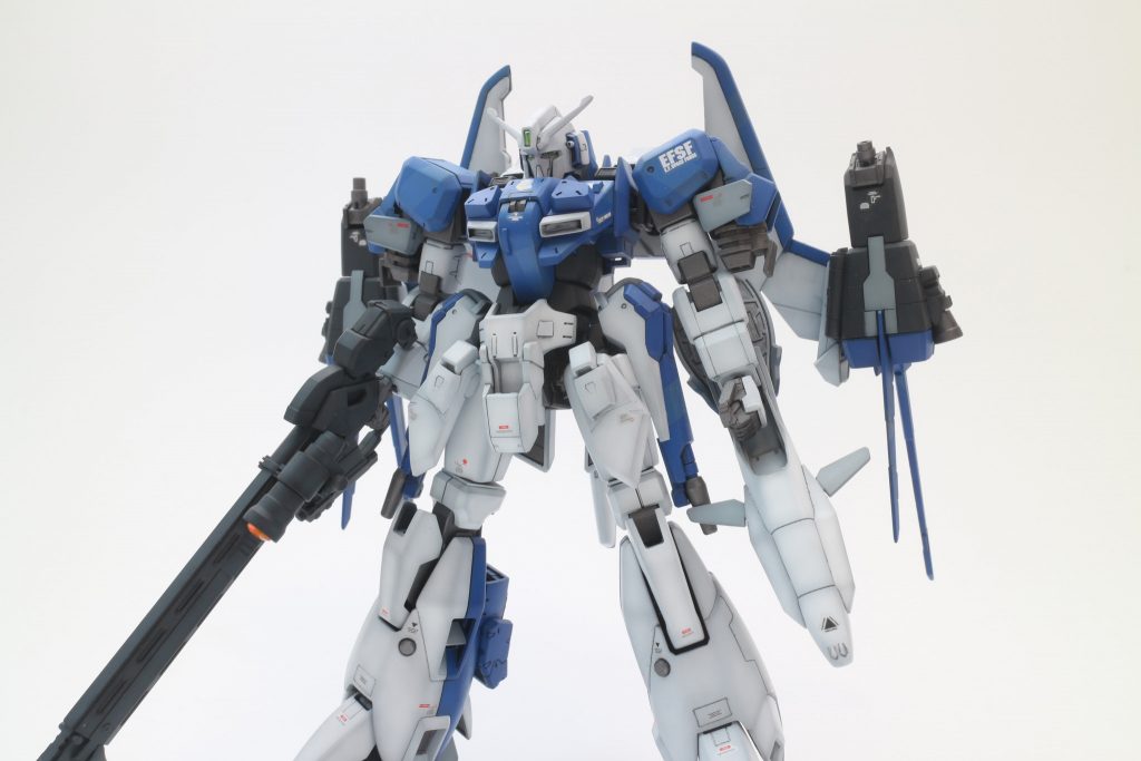 各部には装甲を増強しつつ，ウイングバインダーにはブースターポッドを新設した結果，重量は大幅に増加したものの，運動性は向上する結果となった．．