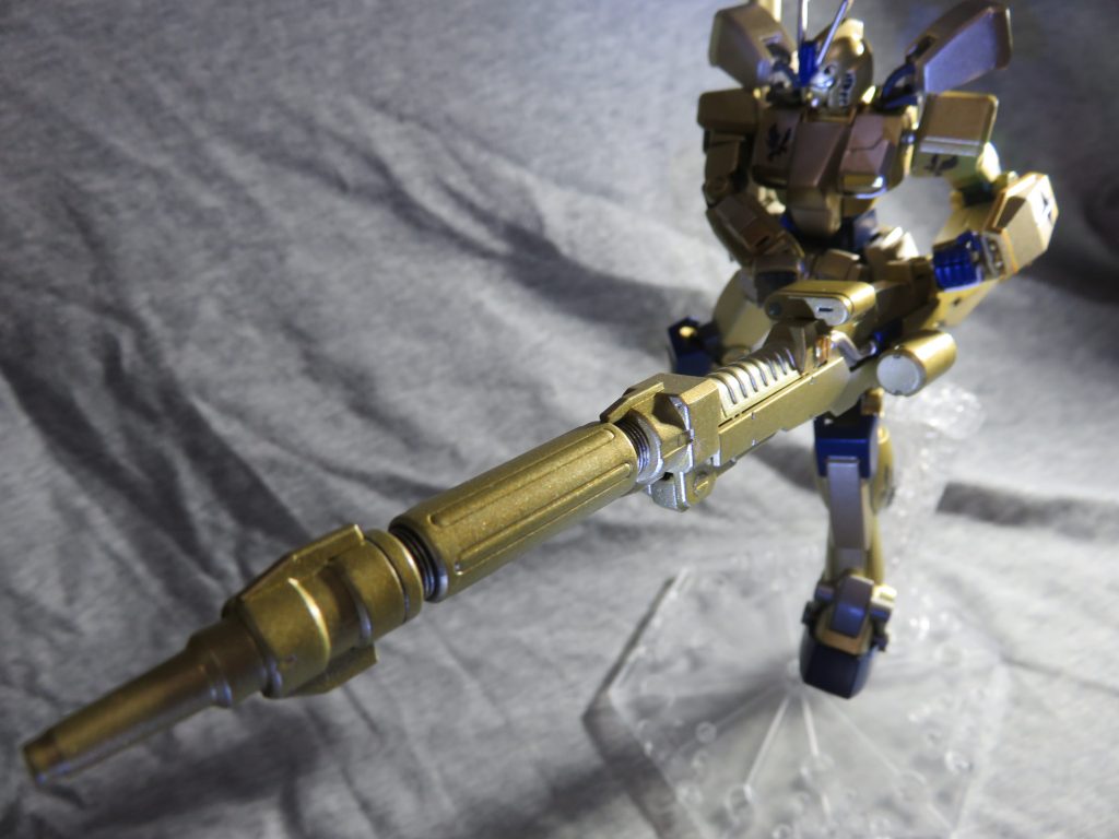 目の部分はアルミテープに油性ペンで色塗ってます