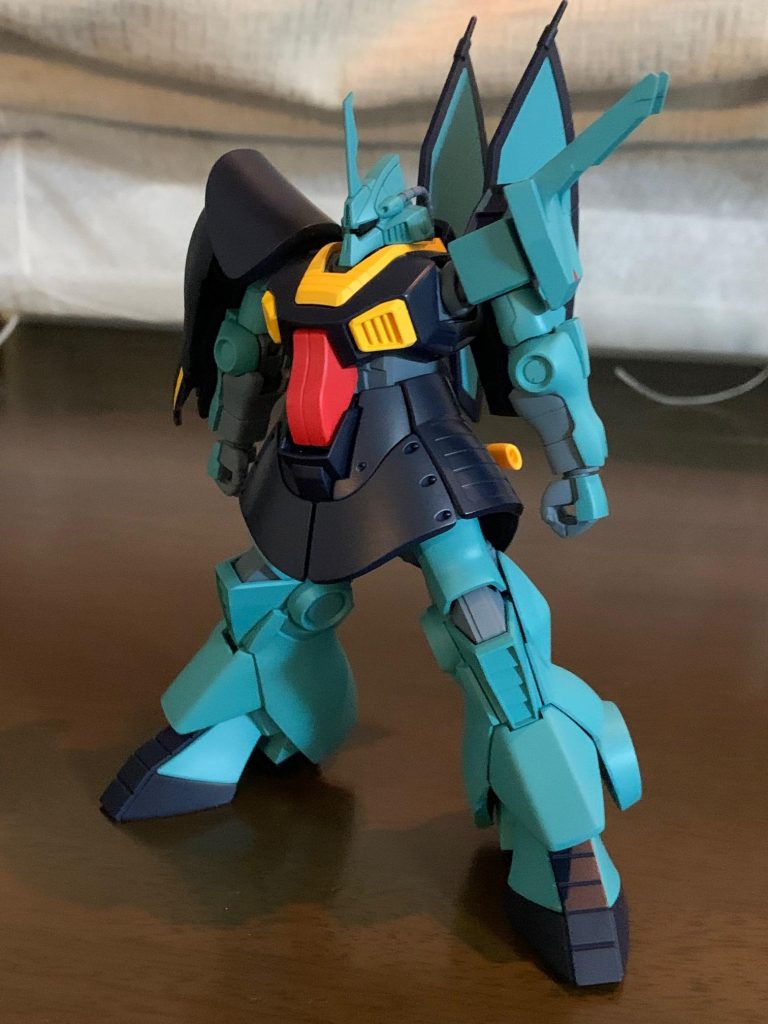 ちなみに墨入れとかする前の状態です。この時は思わなかったのですが仕上がると緑色が想像以上に濃くなってしまいました。もしかしたらリペイントするかも知れません。ちなみにこのディジェは1年ほど前にリサイクルショップで素組で500円売られてたもので部品取り用に購入しました。ですので見知らぬ誰かとの共作なのですがゲート跡がえぐれててリカバリーが何より時間がかかってつらかったです(笑)最後までご覧いただきありがとうございました。