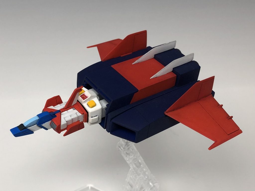 Gスカイ形態です。ガンダムさんの脚部はキットのものを使用せずに角プラパイプでスクラッチして、GアーマーのBパーツに作った内部フレームに固定出来るようになってます。コアファイターとの接続用のアタッチメントもスクラッチしました。