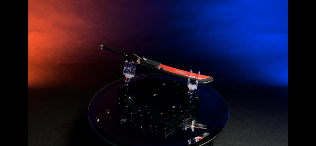 こちらは前述した刀の刀身をしまう鞘。ブレードと合わせて、こちらもプラ板からの切り出しになります。