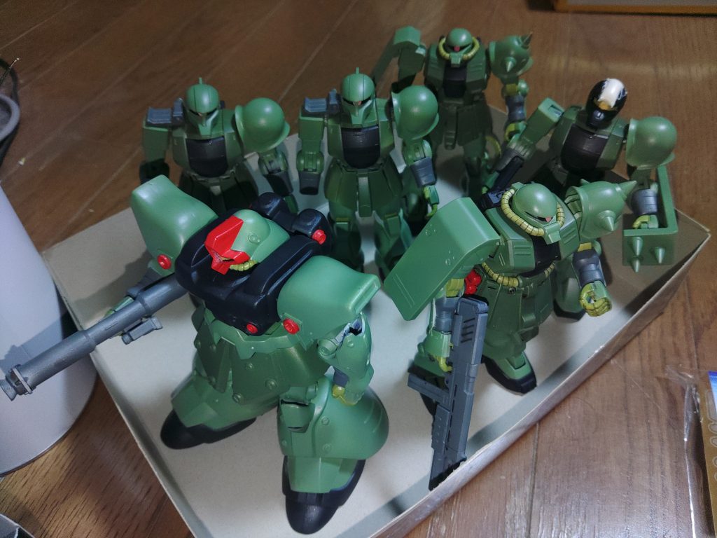 デカール前、ザクのパテが固まらない