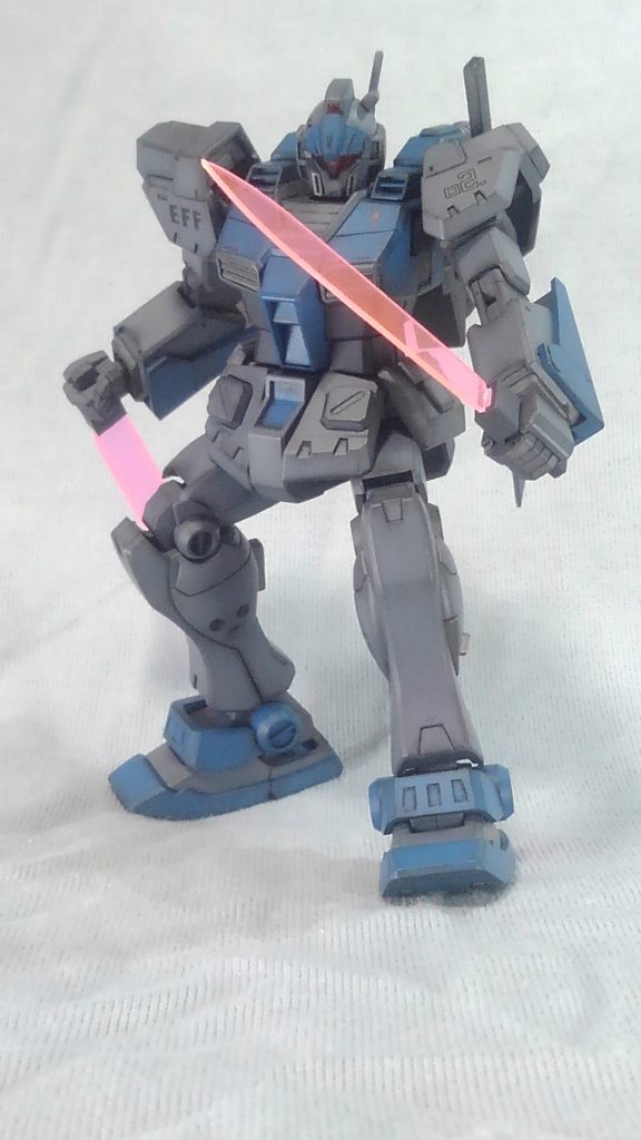 腰のスラスターを付け忘れてた写真ですが、ビームダガーを手に持ってる写真がこれしか無かったです。完全に取り忘れてました。 