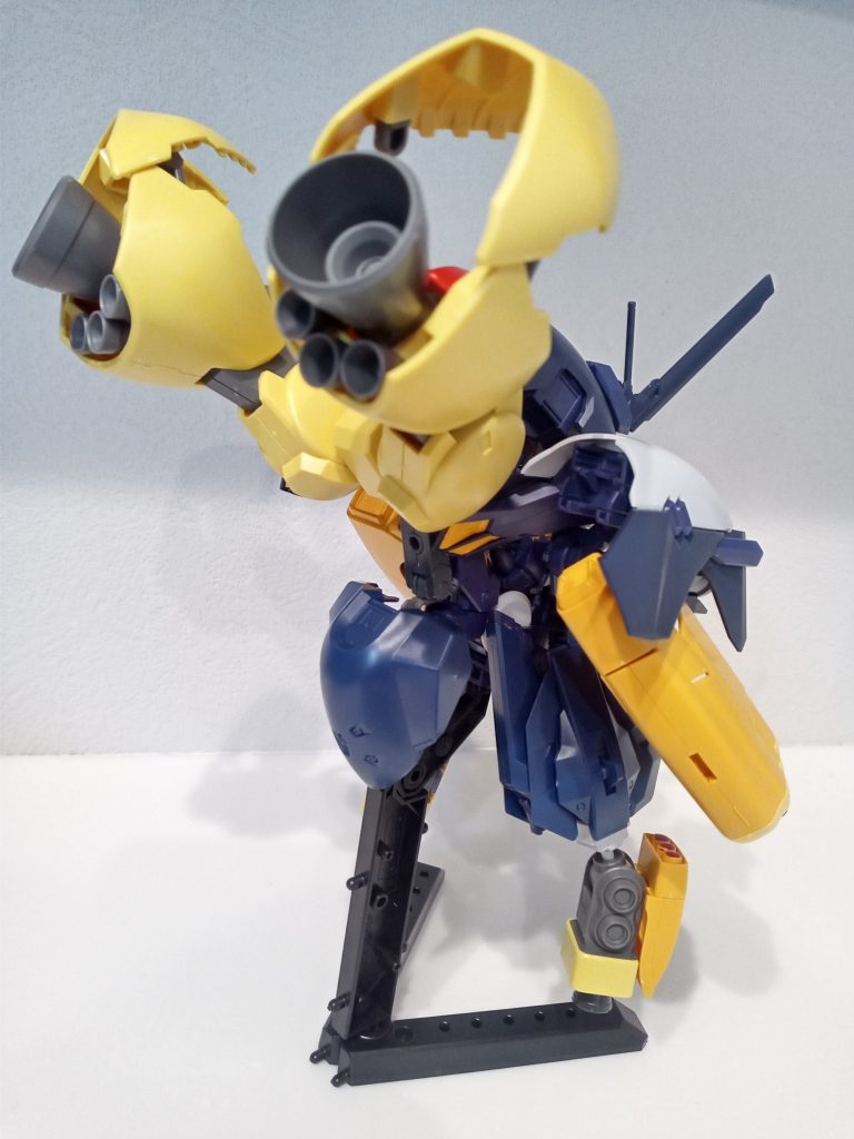 珍しく背面！ズサの下半身をミサイル搭載型ブースター化