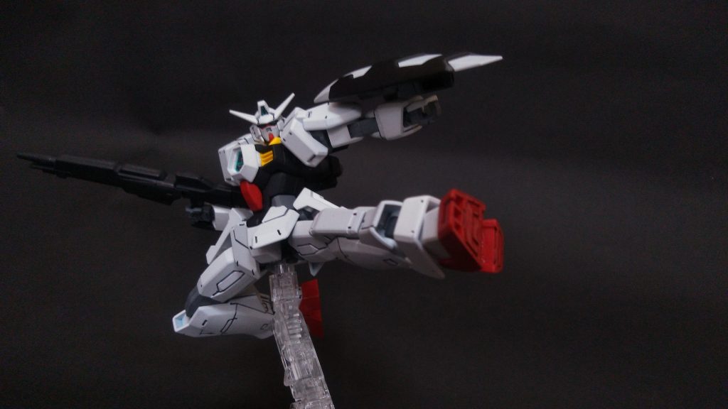 広い可動範囲で、MK-Ⅱキックもお手の物。