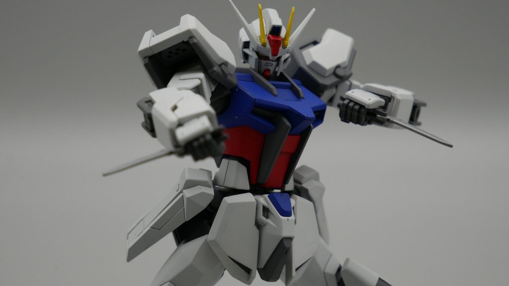 ストライクといえばアーマーシュナイダーで無双してるイメージ。序盤はもちろん、海中でグーンに突き刺したりとこれがなかったら要所で詰んでたような……？