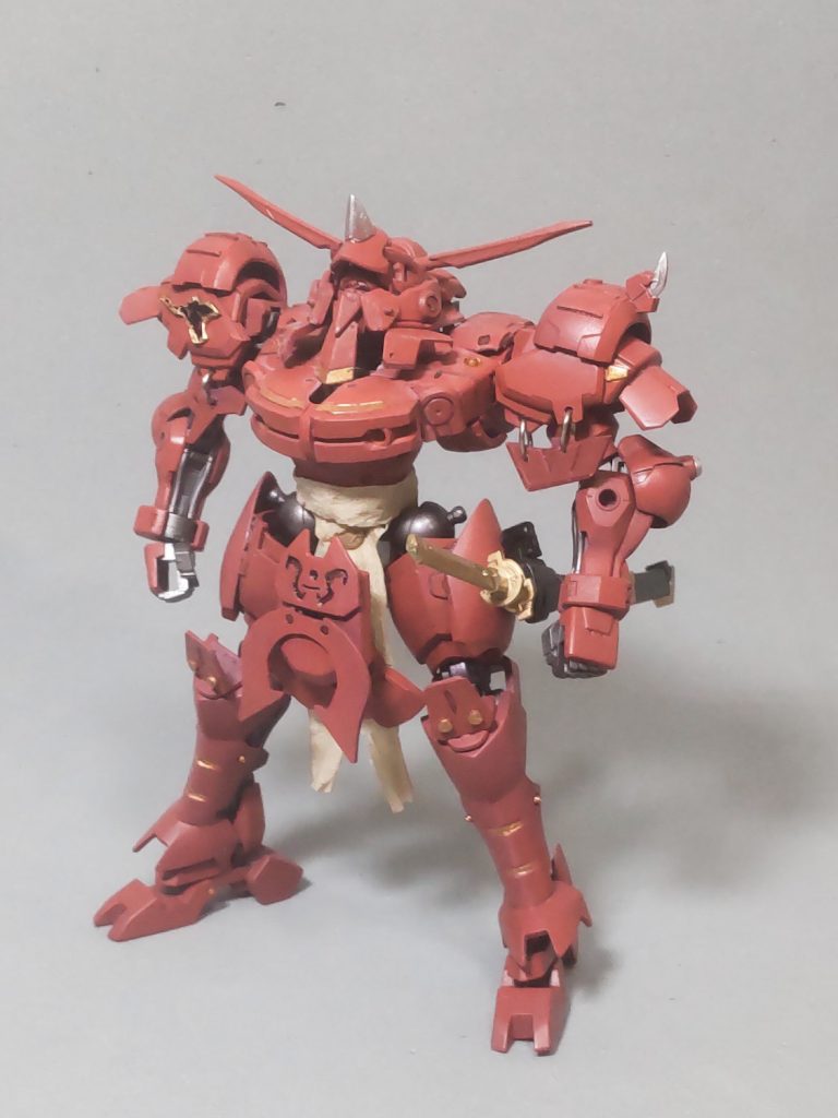 ほぼ全てのパーツはガンプラから流用しています。(輪っかは百均アクセサリパーツ使用)もはや原型がわからない部分もありますが…