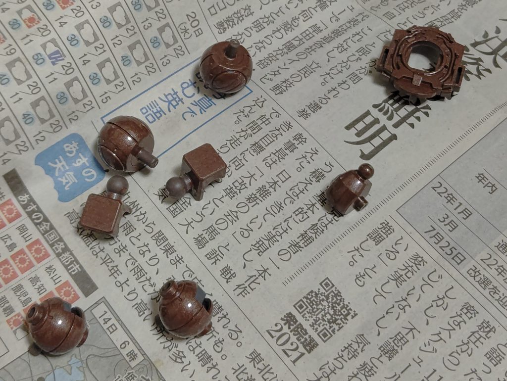 フレーム等のブラウンはちょっと明るめに塗りなおしました。こんな色の建具ありますよね、ちょっと高級感あるやつ。