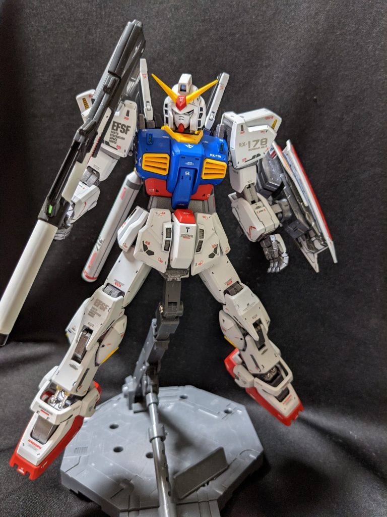 ほんの些細なところですが、首を少し延長、腕関節のディテールを現代風に少々アレンジ、あとプロペラントタンクと若干の改修を入れてますが、基本的には素組みカラバリです。