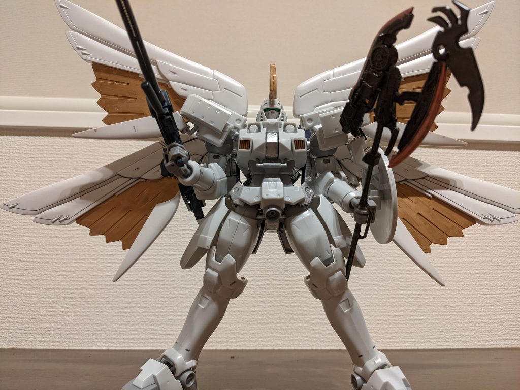 ナノマシン散布状態。羽根を全部広げるとこんな感じです。黄金の輝きと本文でもあったため、展開部分は金で塗装。（テストショットのものなので、武器は通常のドーバーガンになってます）