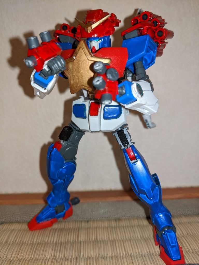 マックスリボルバー減量モードを再現。足と腕の装甲をパージし、肩アーマーを後ろへ回転してこの通り。全然印象の違うものになりました。足と腕にクアンタを利用しようと考えたのは、このクアンタムバースト状態ができることを思い出し、減量モードに最適と考えたためです。