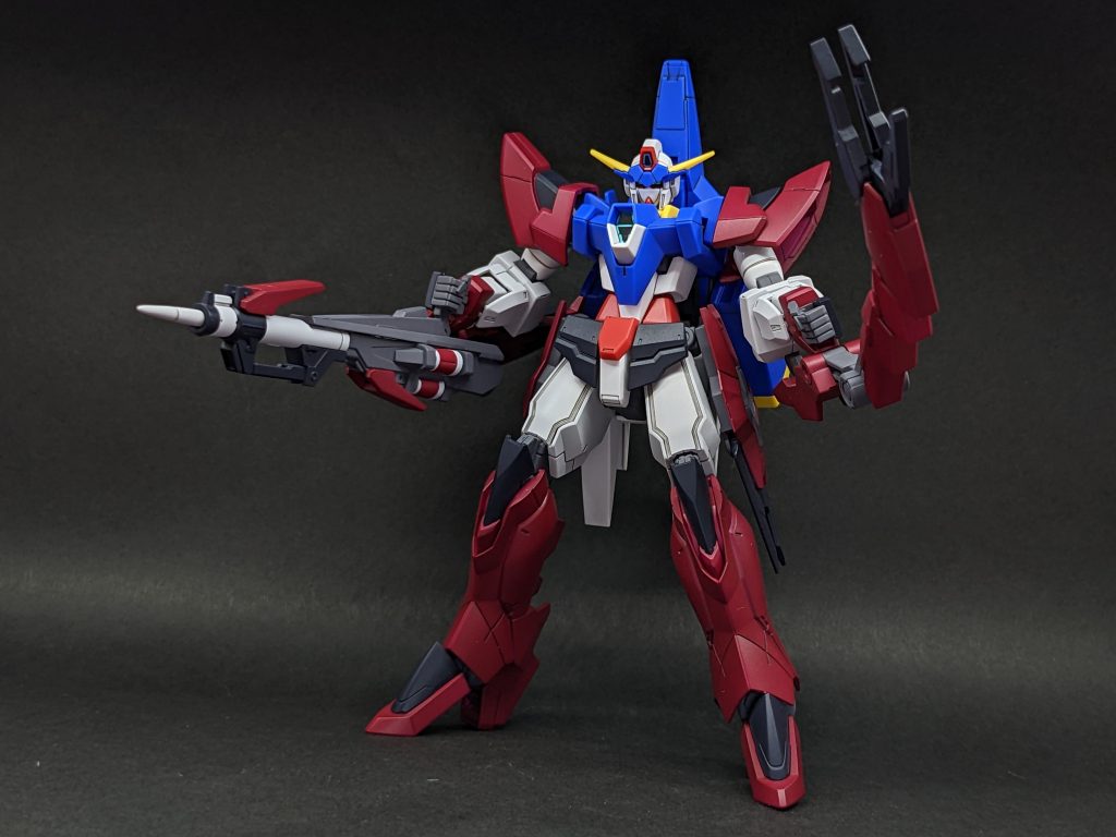 アームで拘束して確実に弾を打ち込む戦闘スタイル