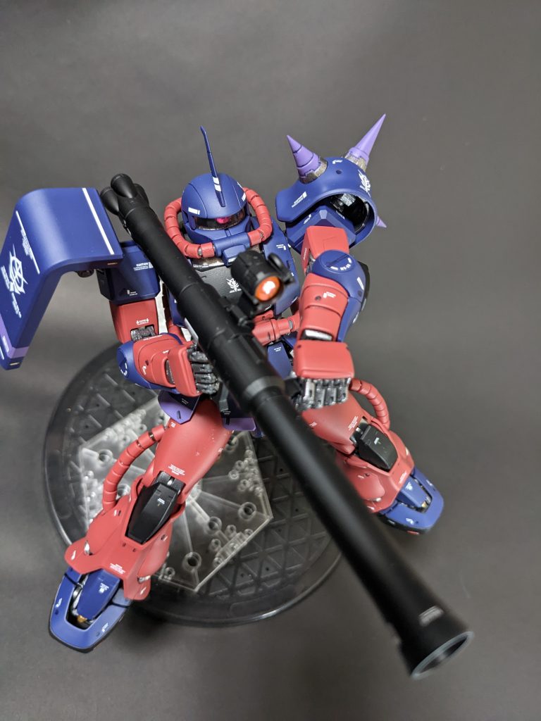 スカートとかかわいいんですが、乗ってる人は漢なイメージのデラーズさんです。そう思うと派手ですが渋くも見えてきましたw