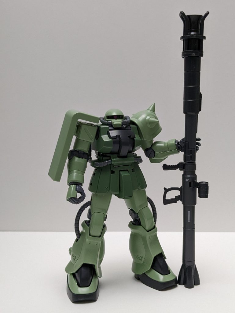 核バズーカつながり（？）でザクⅡF2にモデルになってもらいました。