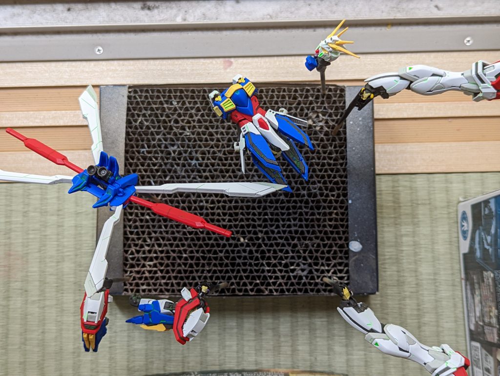 つや消しトップコートを吹いています