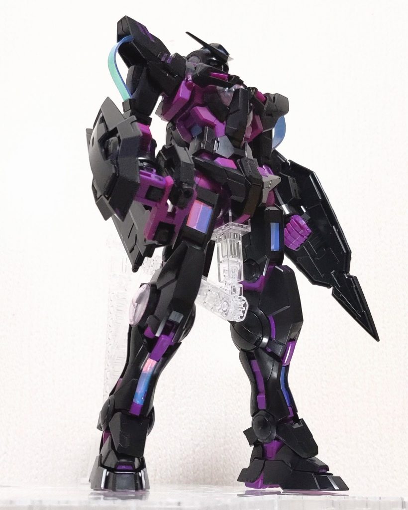 ブラックとパープルのコントラストが素敵なキットですね！