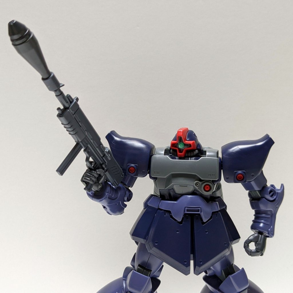 “グレネード”といいつつ、実際はシュツルムファウスト。ジオン残党が命中率を少しでも上げようと工夫したみたいな。何らかの参考になれば幸いです！