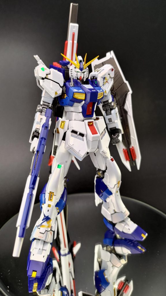 フル装備状態その１　普通にカッコイイですね　後々着ぶくれする事を想定してデカールは控え目です