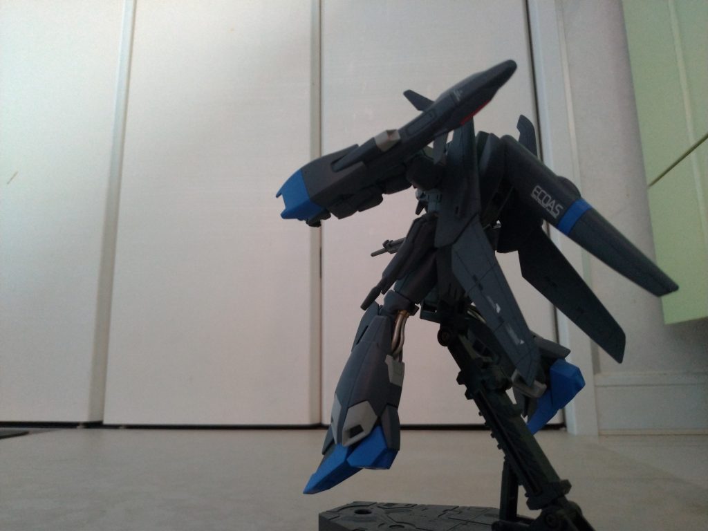 哀愁を感じる後ろ姿w