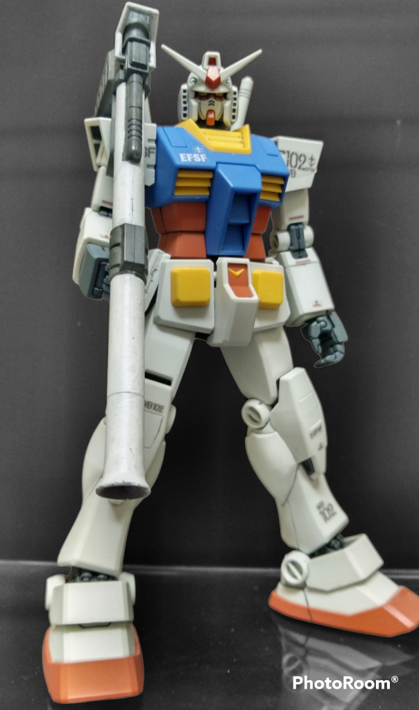 余っていたバズーカ持たせました。