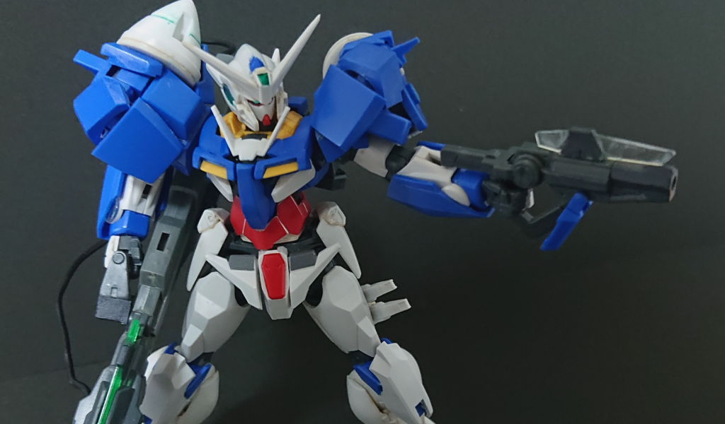  GMビームガン 小回りがきくビームガン。小型ながら近中距離で活用でき､GNメガランチャーの取り回しの悪さを補ってる また腰部にGNバルカンが備えられており､牽制用として使われる