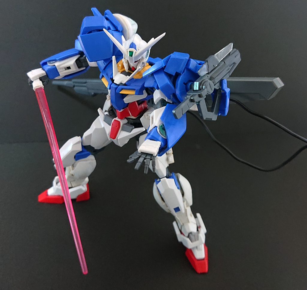  GNビームサーベル 標準的なGNビームサーベル｡格闘用の標準的な性能を左側太股に2本装備している