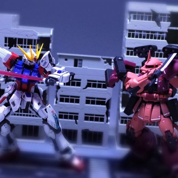 　《 動画 》ザクアメイジングVSビルドストライク　