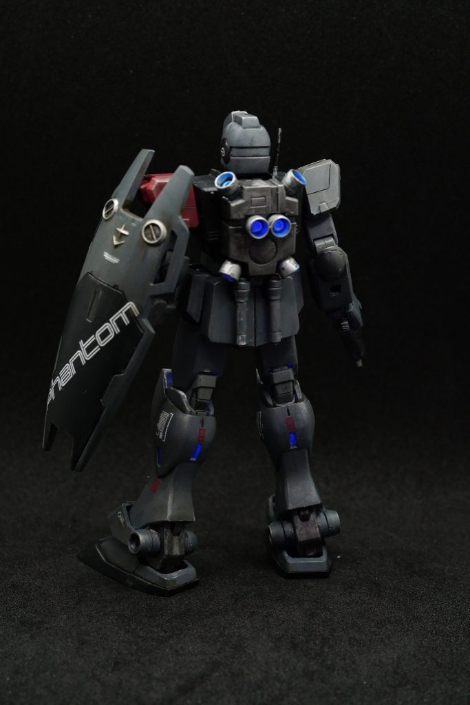 バーニアの内側は蛍光ブルーで塗っています。キレイ。