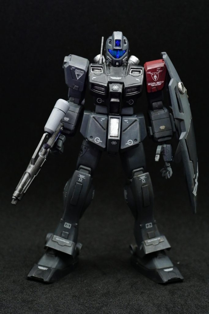 合わせ目消しの他にも、プラ板とスジボリを追加しています。まだまだ下手ですが、なんとなくわかってきたような気もしなくもない!