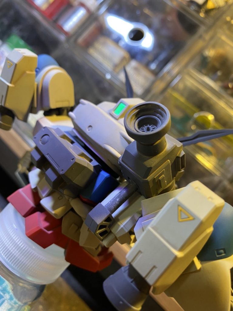 バズーカ後部の噴射口にはビルダーズパーツのバーニア内部パーツがピッタリはまったので、合わせ目隠しに。