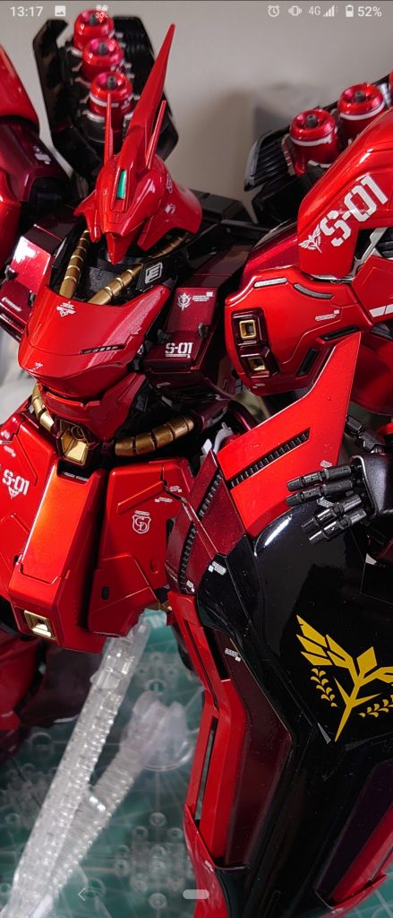 影が出来そうな所はディープクリアレッドで